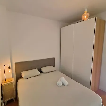 Large Terrace Luxury Apartament San Adrián de Besós