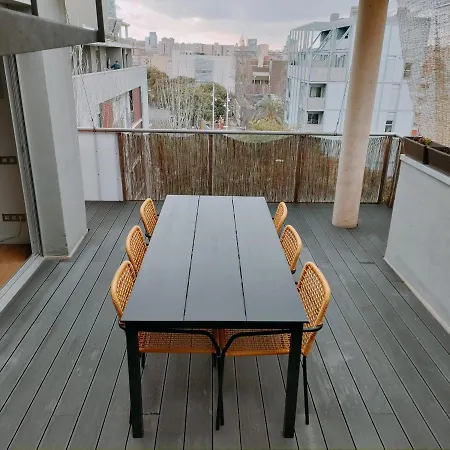 Large Terrace Luxury דירה *